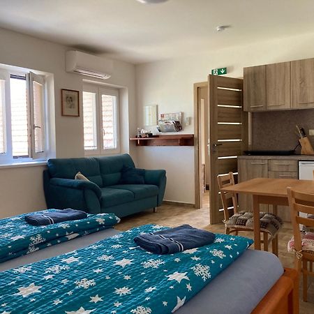 Apartmany S Klimatizaci - Penzion U Kudlacku Pouzdrany المظهر الخارجي الصورة
