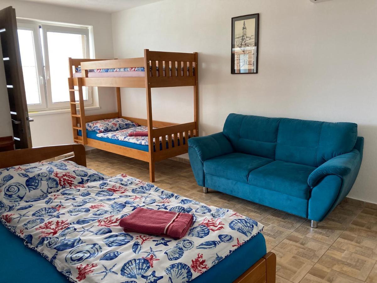 Apartmany S Klimatizaci - Penzion U Kudlacku Pouzdrany المظهر الخارجي الصورة